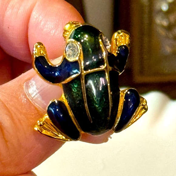 Frog blue and green enamel on gold tone pin - Picture 4 of 5